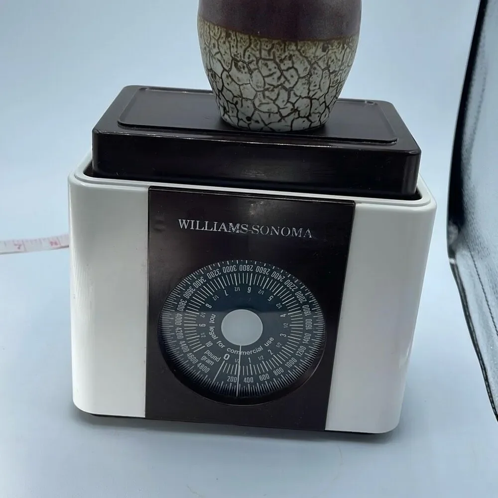 Vintage Williams Sonoma food scale. Works great!